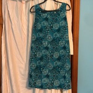 Back zip, size 12 shift dress